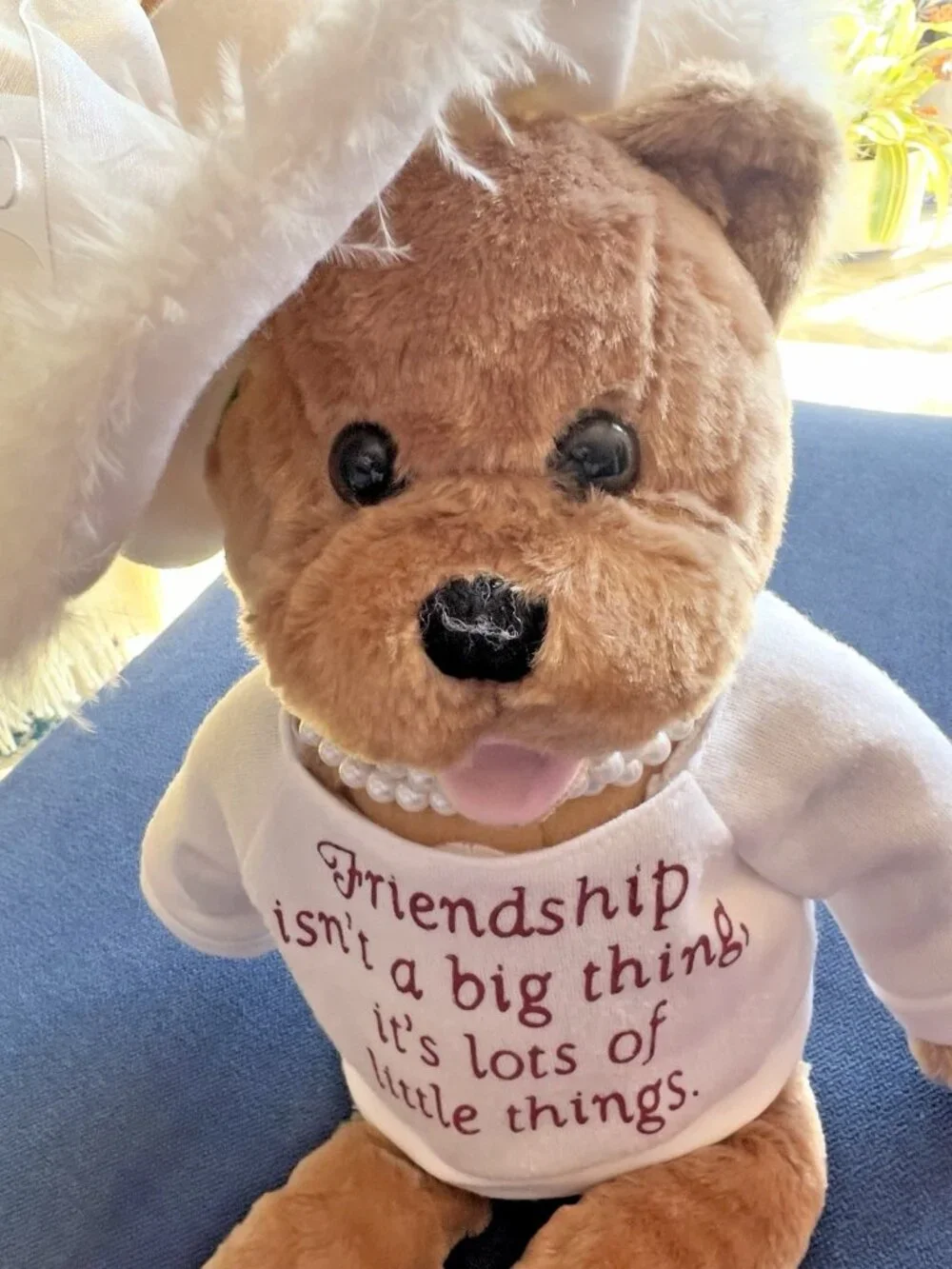 Animated Musical Bear Plush Pearls Wisdom Sings “That’s What Friends Are For”